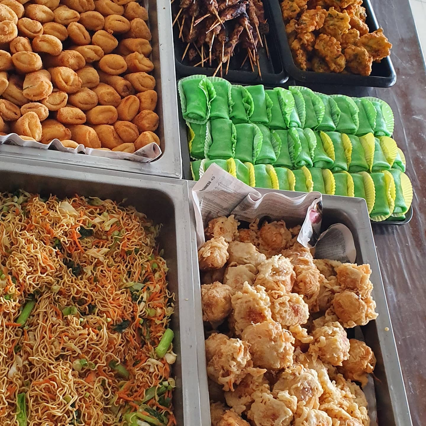 Ninin's buffet spread 4